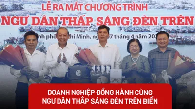 Doanh nghiệp đồng hành cùng ngư dân thắp sáng đèn trên biển