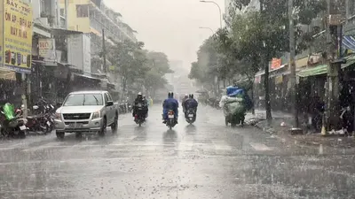 Ảnh hưởng của bão số 3: Trên biển và đất liền Nam Bộ xuất hiện dông lốc 