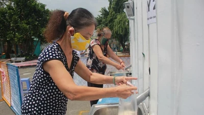 Máy ATM gạo tình thương đã hoạt động ở quận 12