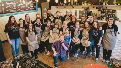 Hiện có hơn 400 người khuyết tật đang làm việc tại 20 chi nhánh của Bitty & Beau trên khắp 12 tiểu bang nước Mỹ.