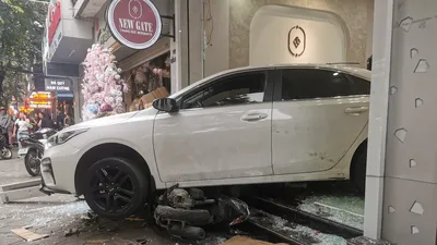 Người bảo vệ trong vụ nữ tài xế lùi xe vào cửa hàng trang sức tại Hải Phòng đã tử vong