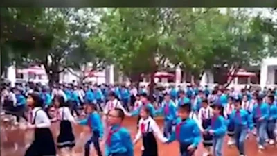 Clip: Độc đáo màn nhảy cha cha cha của 500 HS tiểu học