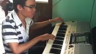 “Cao thủ” độc tấu vọng cổ bằng đàn Organ cực đỉnh