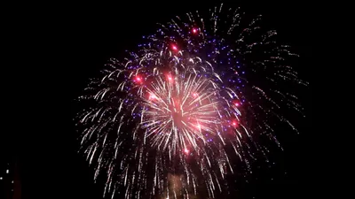 Clip: Mãn nhãn với màn trình diễn pháo hoa của đội Áo