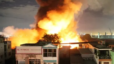 Người dân kể lại giây phút phát hiện vụ cháy ở quận 4