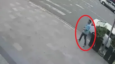 Đỗ xe vào cây ATM rút tiền, cô gái bị trộm lấy mất ô tô