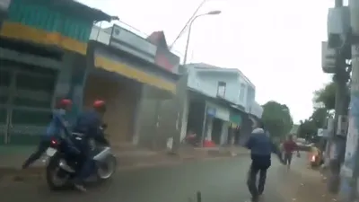 Ngộp thở với màn truy đuổi 2 tên trộm xe