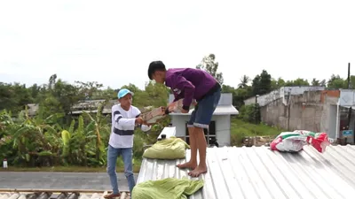 Người dân Cà Mau chằng chéo nhà cửa trước giờ bão đổ bộ