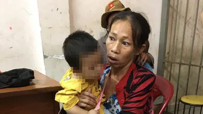 Người mẹ ẵm con ăn xin ở phố Tây dương tính với ma túy