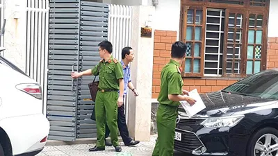 Clip: Công an có mặt ở nhà ông Văn Hữu Chiến, Trần Văn Minh