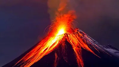 Clip: Núi lửa ở Hawaii phun trào, sơ tán khẩn 1.700 cư dân