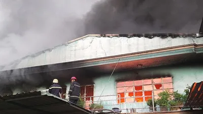 Clip: Khói bốc cao, lửa cháy rực bên trong 2 công ty ở quận 12