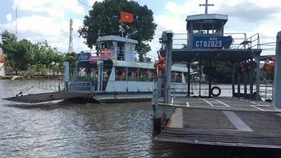 Video: Người dân gặp nhiều khó khăn vì ngừng đò ngang