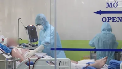 Tổng lãnh sự Anh cảm ơn bác sĩ cứu chữa bệnh nhân 91