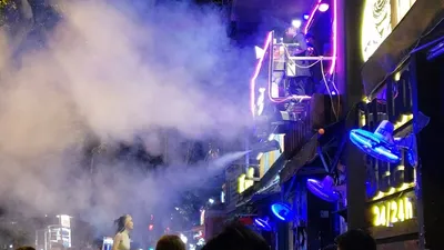 Ăn nhậu xuyên đêm trên đường Phạm Văn Đồng