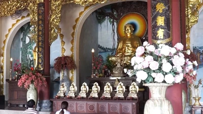 Cảnh vắng khách tại ngôi chùa lớn nhất Đà Nẵng