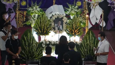 Video: Hình ảnh bên trong tang lễ của cố nghệ sĩ Chí Tài