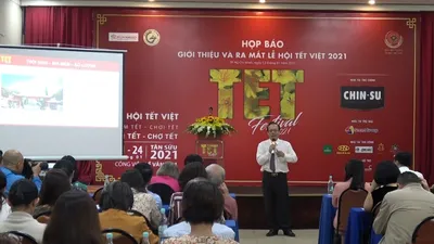 Video: Đi chơi Tết, chợ Tết trong Lễ hội Tết Việt 2021