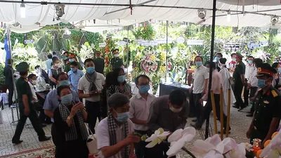 Video: Người dân Bến Tre tiếc thương ông Hai Nghĩa