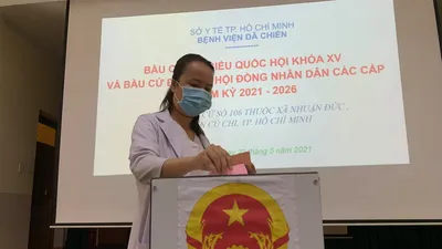 Video: Bầu cử ở bệnh viện dã chiến và các khu chữa trị