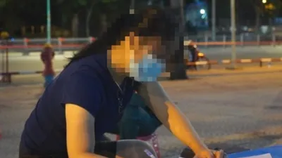 Video: Ra đường vì tò mò, người phụ nữ bị phạt 2 triệu