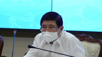 Chủ tịch TP.HCM: ‘Ra đường là phải đeo khẩu trang’