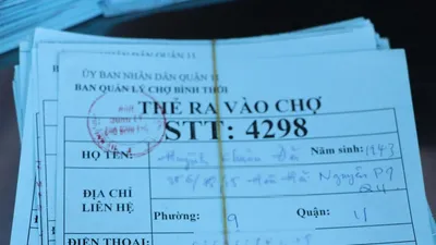 Các chợ thuộc TP Thủ Đức phát thẻ đi chợ cho người dân