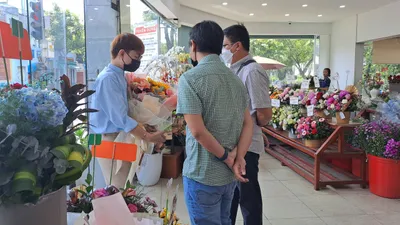 Hoa hồng ngày 8-3 nhiều nhưng giá vẫn tăng