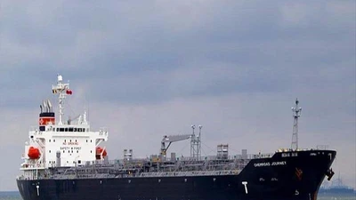 Trưa nay, tàu cứu hộ tiếp cận tàu chở hóa chất gặp nạn