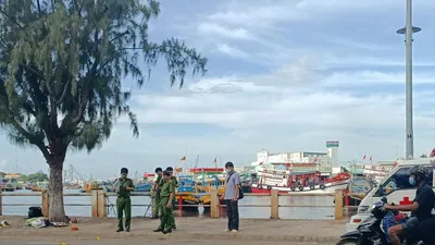 Tạm hoãn phiên xử tài xế Mercedes tông chết người tại bờ kè Phan Thiết