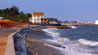 Bình Thuận: Kè chống sạt lở bờ biển trị giá hàng chục tỉ đồng xây sai vị trí