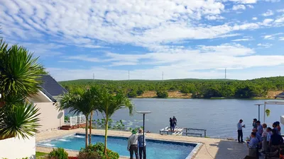 Tháo dỡ công trình khách sạn xâm phạm di tích quốc gia Bàu Trắng