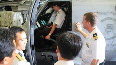 Chùm ảnh: Trên khu trục hạm siêu hiện đại của Hải quân Hoa Kỳ