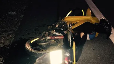 Hai nữ sinh tử vong khi tông xe máy vào cột mốc ven đường