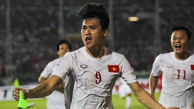 Hàng công tỏa sáng, Việt Nam thắng nghẹt thở Myanmar