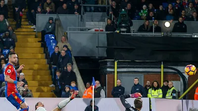 Pogba, Ibra giúp MU thắng nhọc Crystal Palace