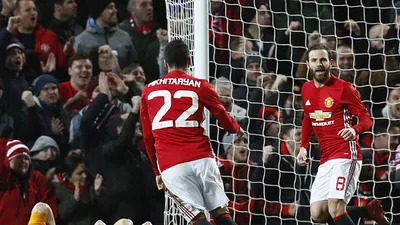 MU 2-0 Hull City: Đặt một chân vào chung kết