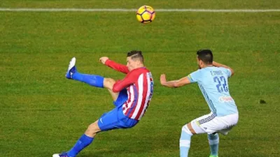 Xem Torres lập siêu phẩm khó tin