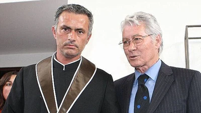 Cha của HLV Jose Mourinho qua đời