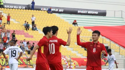 U22 Việt Nam 4-0 U22 Đông Timor: Show diễn của Văn Hậu