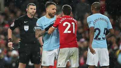 Sao MU bức xúc, đòi FA thay đổi luật