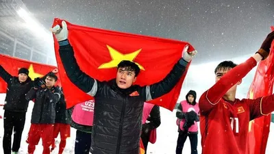 Bùi Tiến Dũng có được quyền ký hợp đồng quảng cáo?