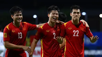 Thắng đậm Campuchia, Việt Nam gặp Thái Lan ở bán kết AFF Cup