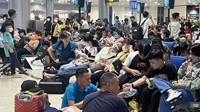 Sân bay Tân Sơn Nhất đón lượng khách 'khủng' dịp tết