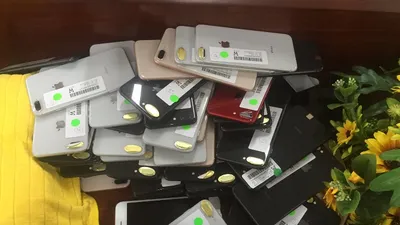 Phát hiện lô hàng iPhone lậu trị giá 3 tỉ đồng