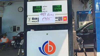 Xuất hiện bán xăng kiểu 'bao cấp': xe máy chỉ được mua 30.000 đồng