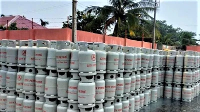 Từ ngày mai, giá gas giảm 31.000 đồng/bình 12kg
