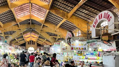 Cận Tết, chợ đêm Bến Thành bán đến 24 giờ