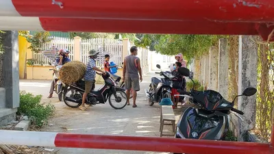 Ấm tình người tại nơi cách ly 5.000 dân thôn Văn Lâm 3