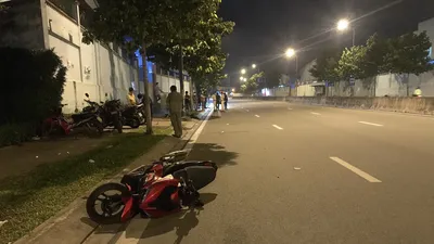 Xe máy trượt dài ở đường Phạm Văn Đồng, 1 thanh niên tử vong